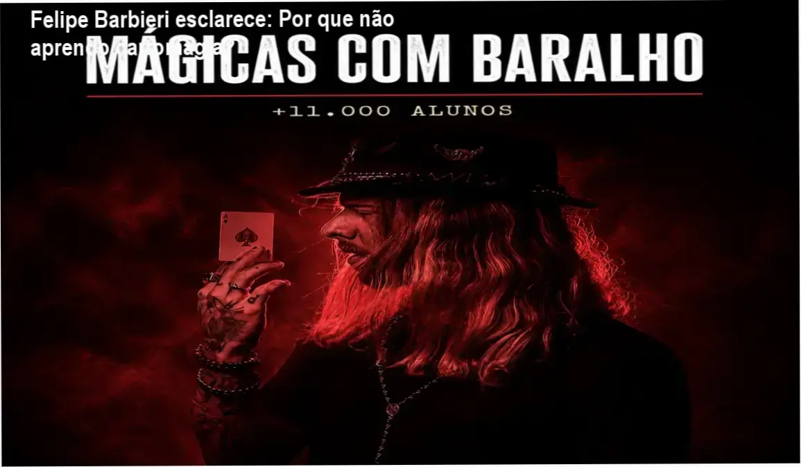 Felipe Barbieri apresentando o curso Mágica Profissional com Baralho e objetos